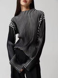 Chicdear Black and White Contrast Turtleneck Knit Sweater